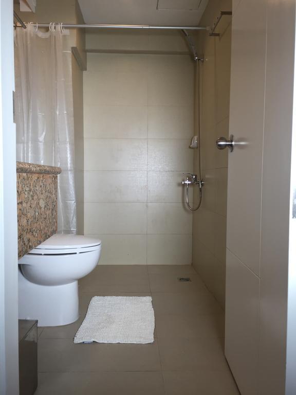 5880 Enriquez Residences Manila Oda fotoğraf